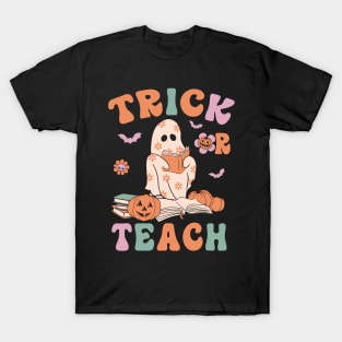 Groovy Halloween Trick or Teach Retro Floral Ghost Teacher T-Shirt